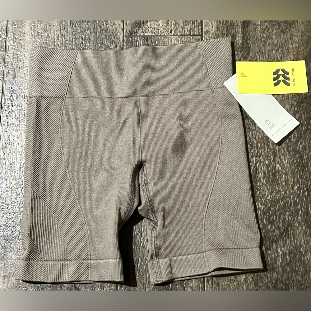 NWT Girls All In Motion Biker Shorts Size Small